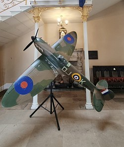 Static display Spitfire replica